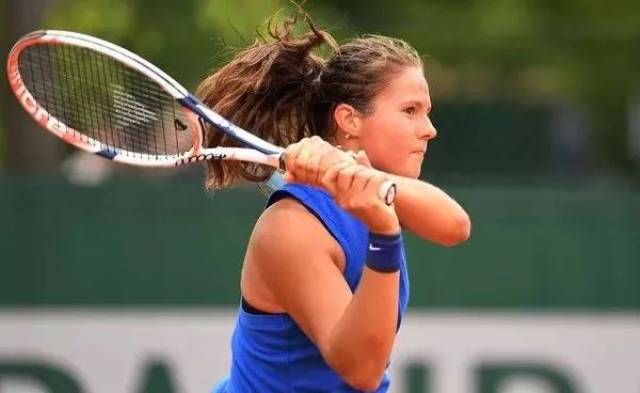 他不仅关注 他不仅关注